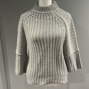 Cute grey sweater!